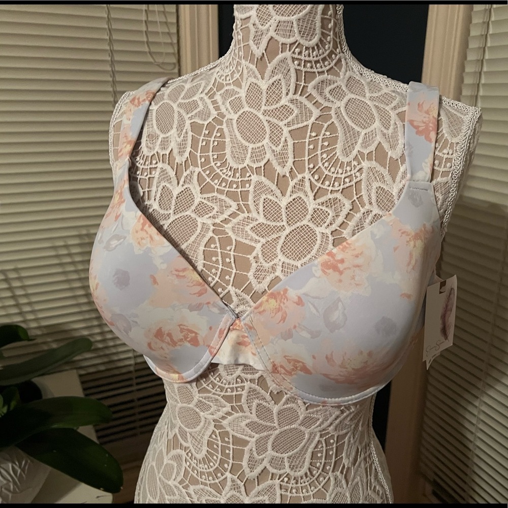 Jessica Simpson Bra